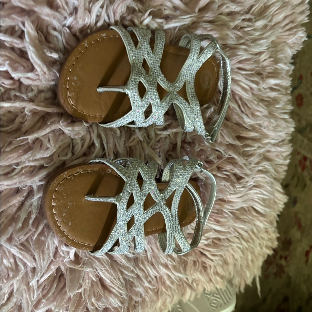 Wonder Nation sparkle silver sandal’s size 9 in toddler girls.